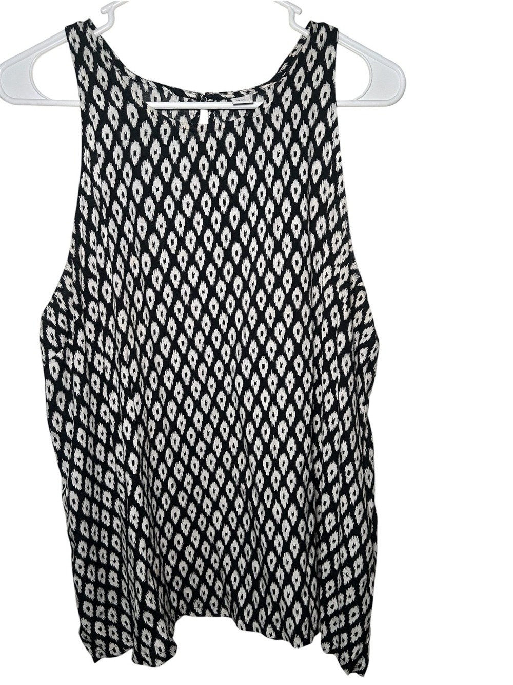 Old Navy Black and White Geometric Tank Top Large Casual Aztec Festival Goth